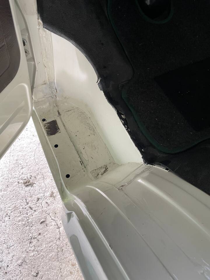 Einstiegsbereich Fahrerseite