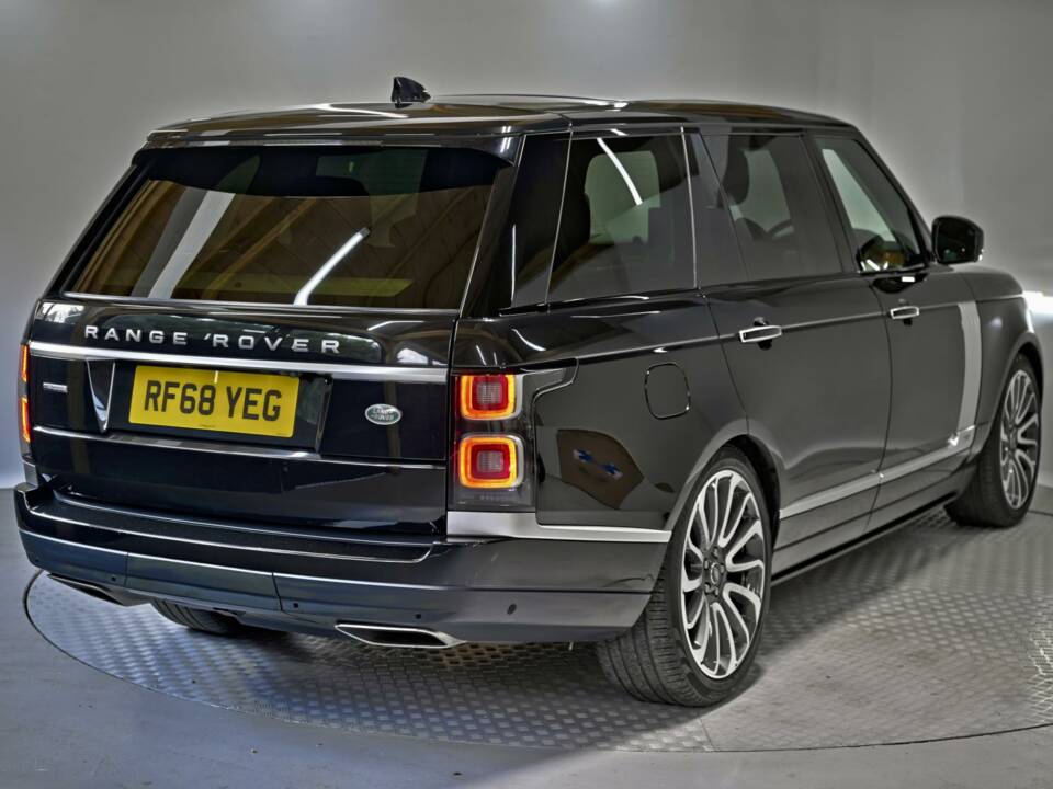 Bild 16/50 von Land Rover Range Rover Autobiography SDV8 (2018)