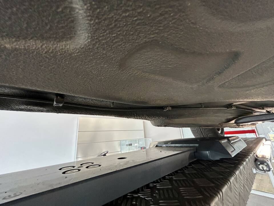 Immagine 39/44 di Audi 200 - 2.2 20V Turbo quattro (1990)