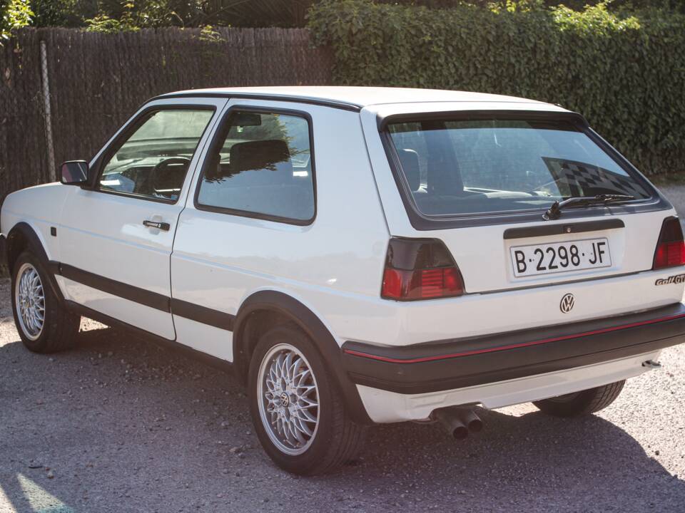 Bild 8/58 von Volkswagen Golf II GTi 1.8 (1988)