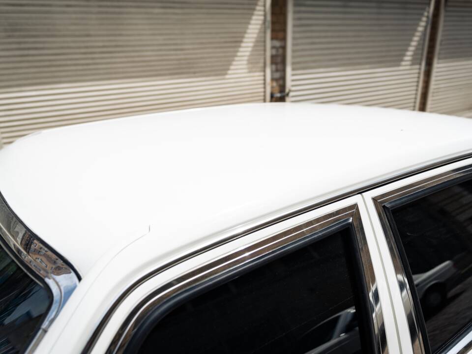 Image 24/50 of Mercedes-Benz 500 SEL (1984)