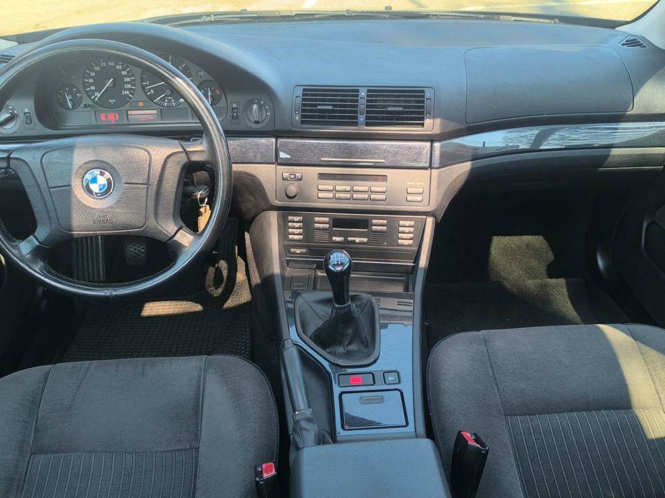 Afbeelding 4/42 van BMW 520i (1998)