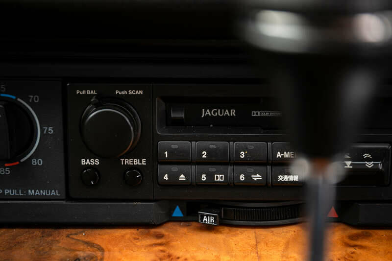 Image 26/45 de Jaguar XJRS 6.0 (1993)