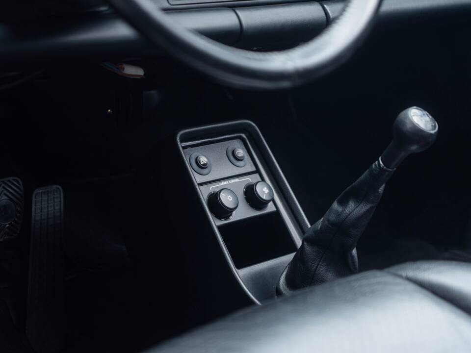 Image 58/68 of Porsche 911 Speedster 3.2 (1989)