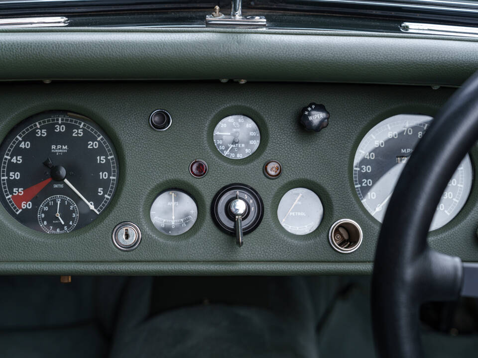 Immagine 17/25 di Jaguar XK 140 OTS (1956)