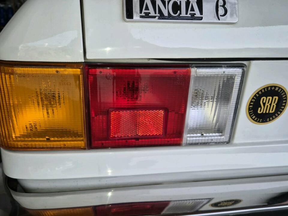 Image 37/66 de Lancia Beta Spider 2000 (1978)