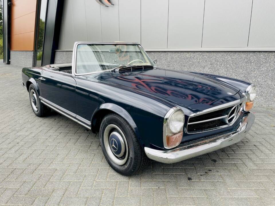 Image 4/36 of Mercedes-Benz 230 SL (1967)