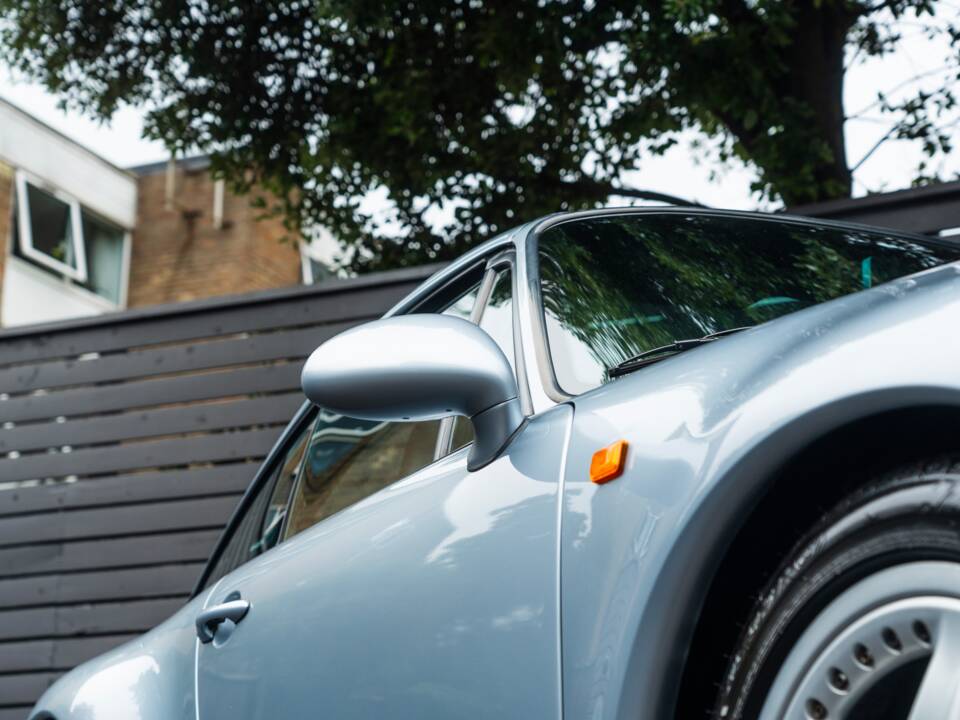 Image 57/60 of Porsche 911 Targa (1996)