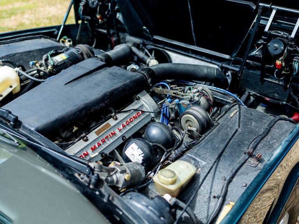 Immagine 6/38 di Aston Martin Lagonda (1981)