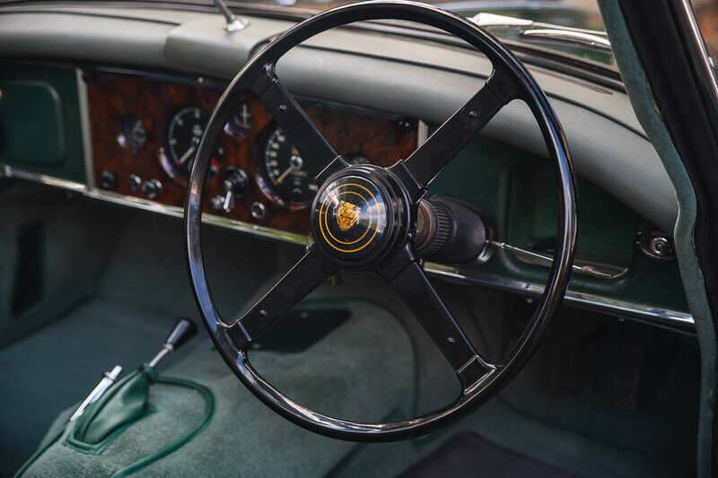 Image 36/50 of Jaguar XK 150 DHC (1954)