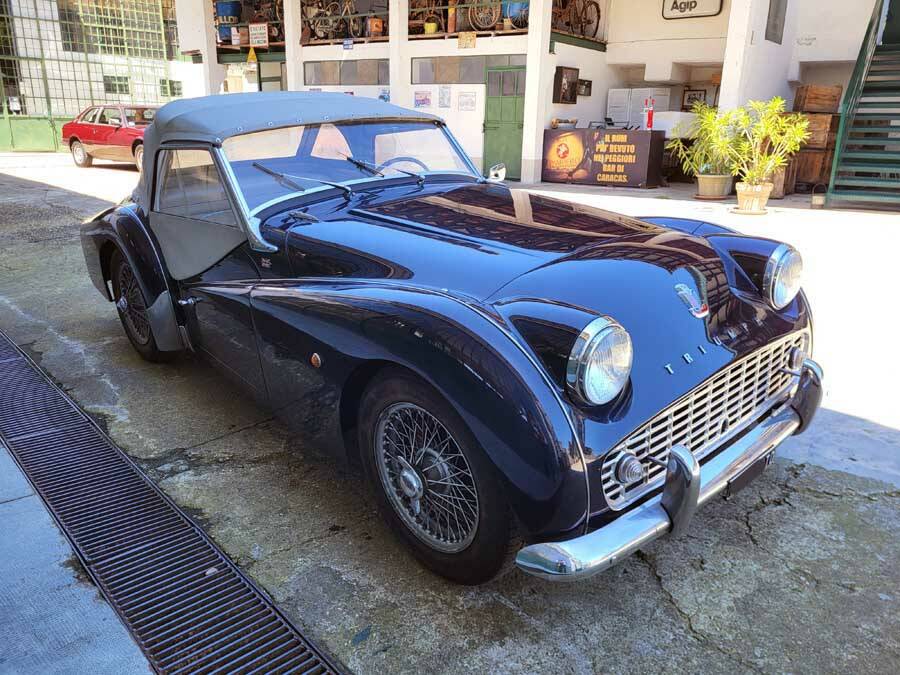 Image 3/38 of Triumph TR 3A (1959)