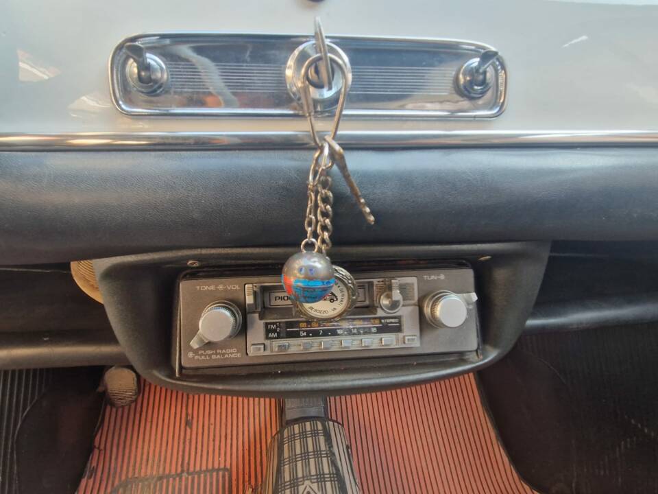 Image 15/15 of FIAT 600 D (1962)