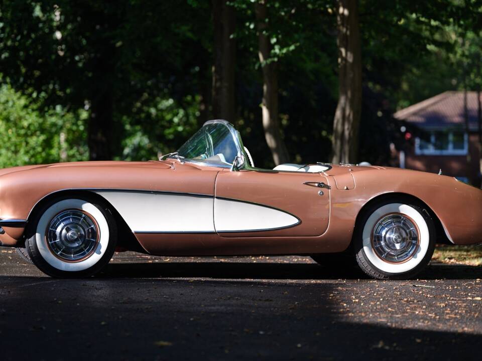Image 2/36 of Chevrolet Corvette (1956)