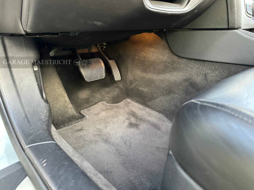 Image 25/84 de Jaguar XK 4.2 (2006)