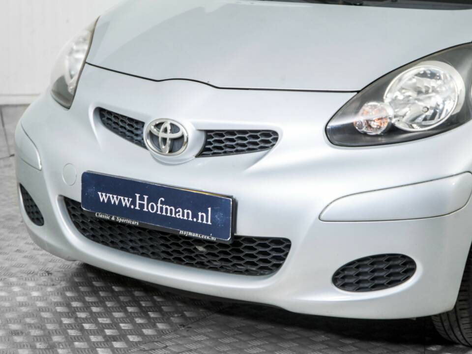 Image 18/48 of Toyota Aygo (2010)
