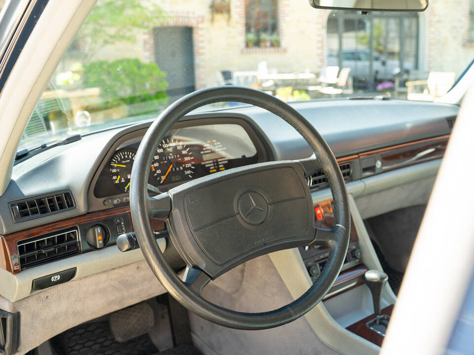 Bild 39/64 von Mercedes-Benz 500 SEL (1984)