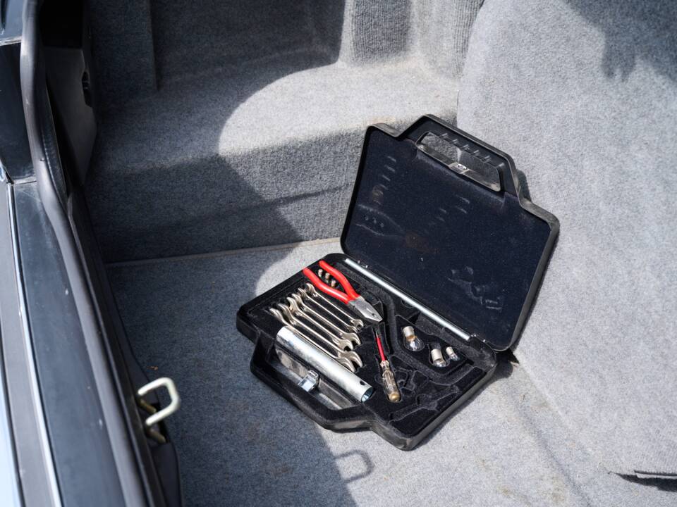 Afbeelding 50/50 van Jaguar XJ12 6.0 (1994)