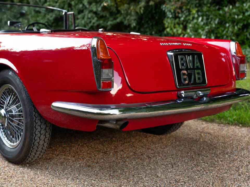 Image 27/27 of Alfa Romeo 2600 Spider (1964)