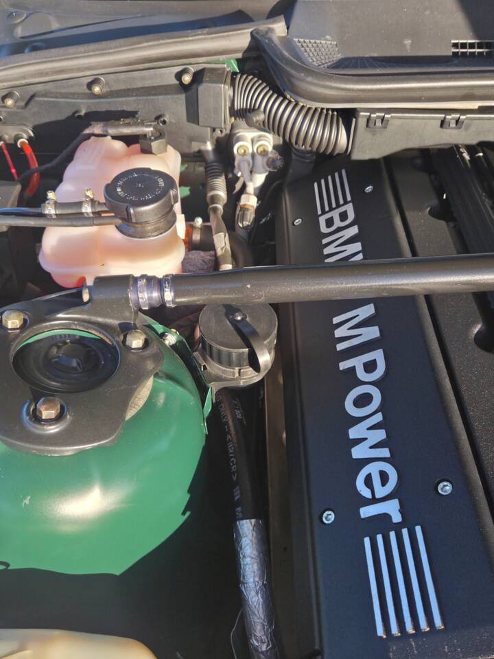 Image 38/54 of BMW M3 GT (1995)