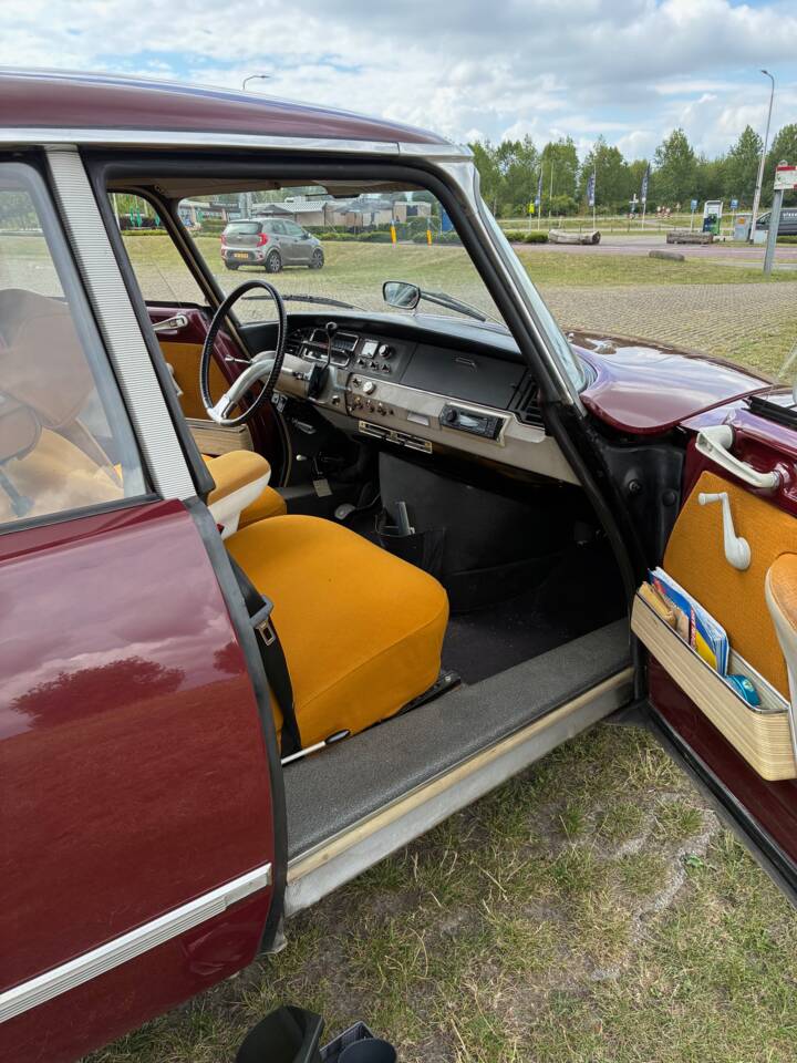 Image 16/16 of Citroën ID 19 (1968)