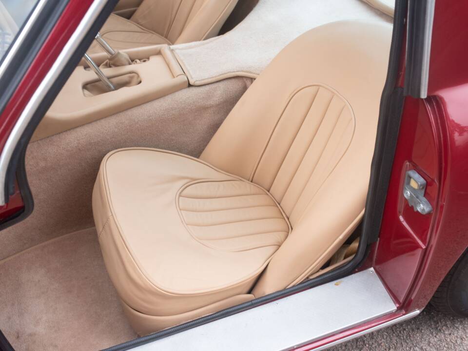 Image 26/50 of TVR Vixen Series 1 (1968)