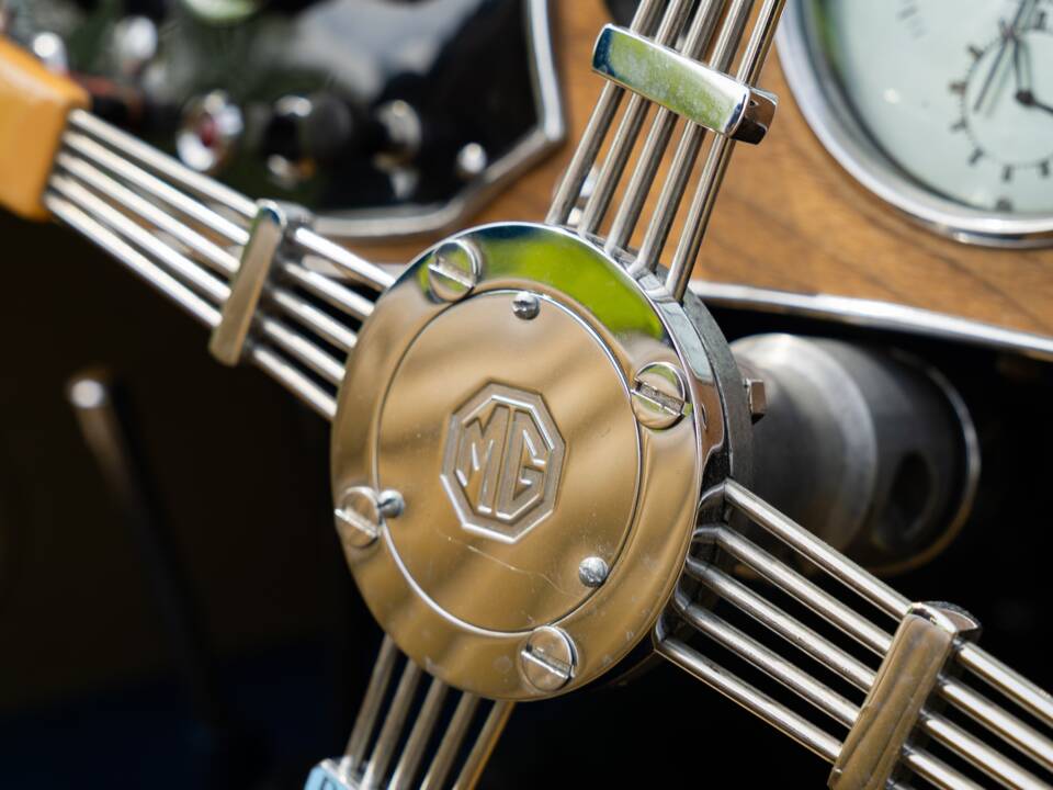 Bild 32/46 von MG TC (1946)
