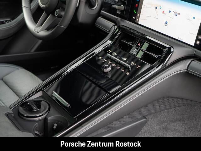 Obraz 20/33 pojazdu Porsche Panamera GTS (1900)