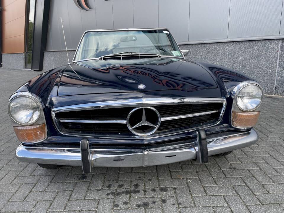 Image 3/38 de Mercedes-Benz 280 SL (1970)