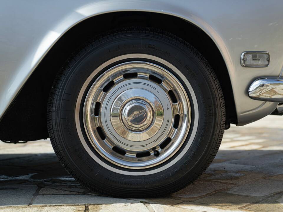 Image 26/50 of Bentley T 1 (1975)