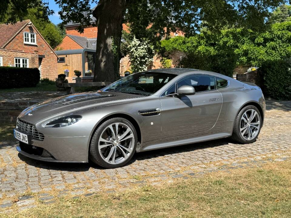 Afbeelding 3/49 van Aston Martin V12 Vantage (2009)