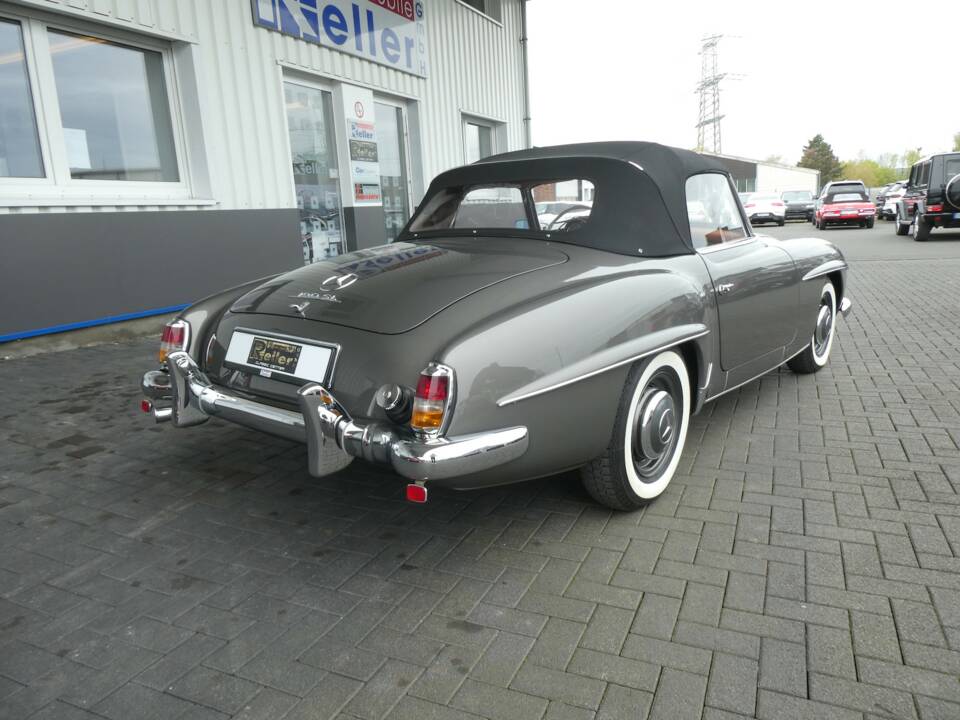 Image 4/26 of Mercedes-Benz 190 SL (1962)