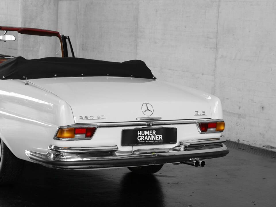 Image 16/50 of Mercedes-Benz 280 SE 3,5 (1969)