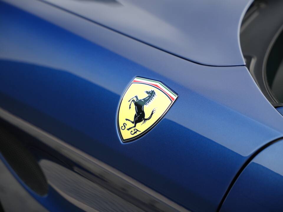 Image 35/50 of Ferrari California T (2015)