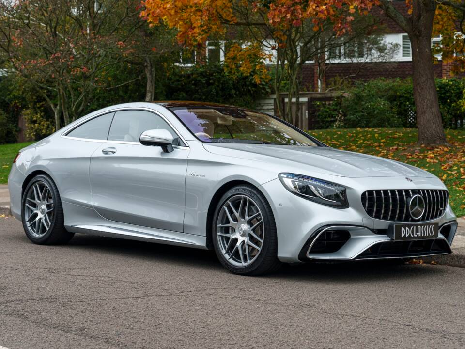 Immagine 2/31 di Mercedes-Benz S 63 AMG S 4MATIC (2019)