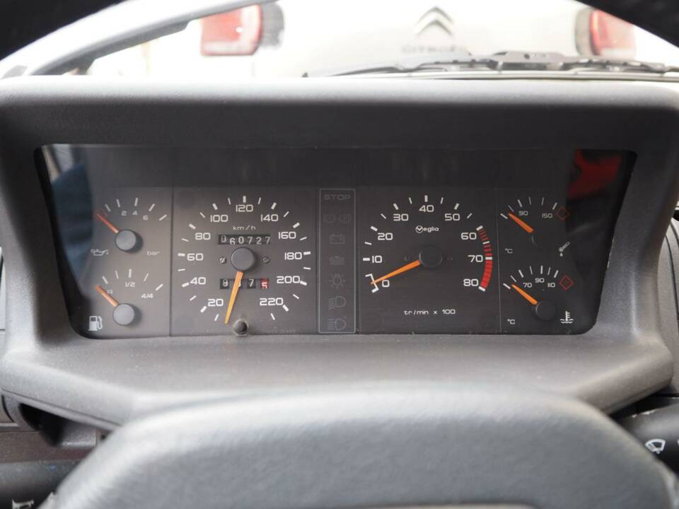 Imagen 11/50 de Peugeot 205 GTi 1.9 (1988)