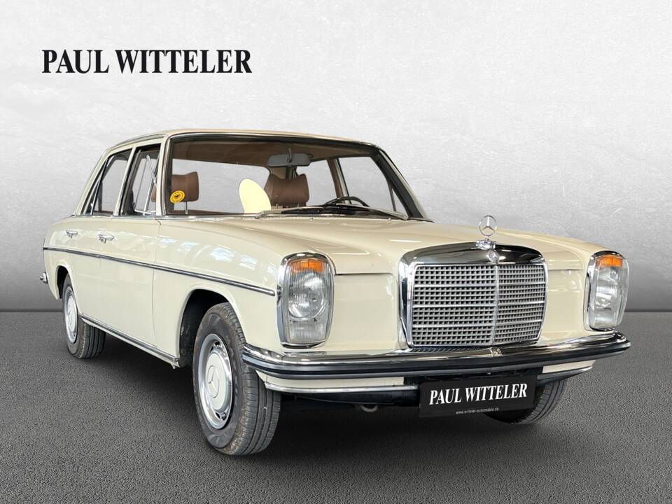 Image 3/21 of Mercedes-Benz 200 (1972)