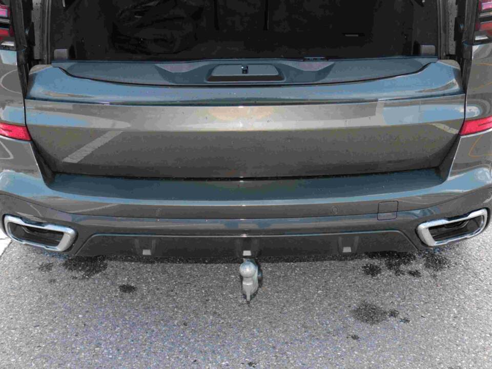 Bild 7/9 von BMW X5 xDrive50e (2023)