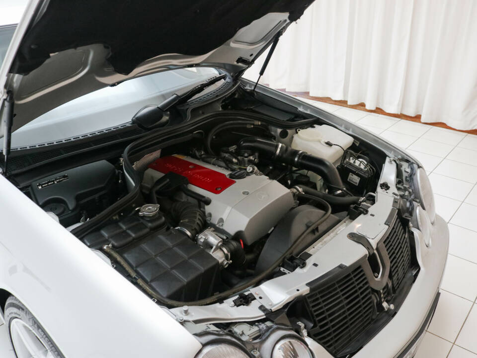 Immagine 12/13 di Mercedes-Benz CLK 230 Kompressor (1998)