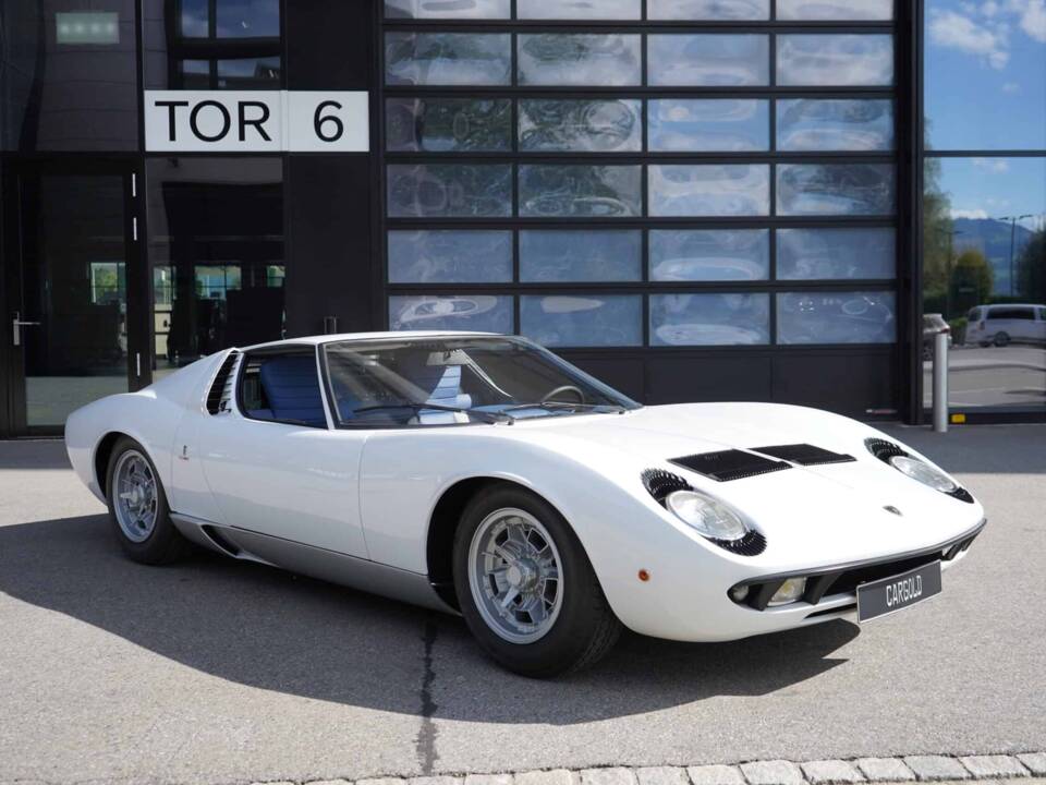 Afbeelding 47/74 van Lamborghini Miura P 400 (1968)