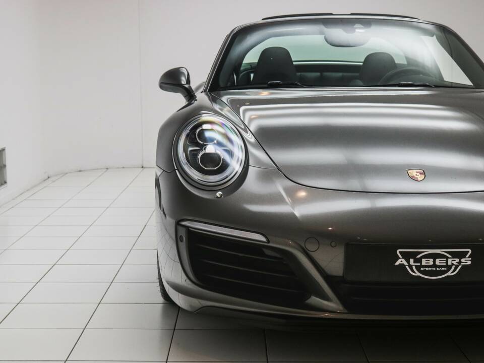 Image 12/20 of Porsche 911 Targa 4S (2016)