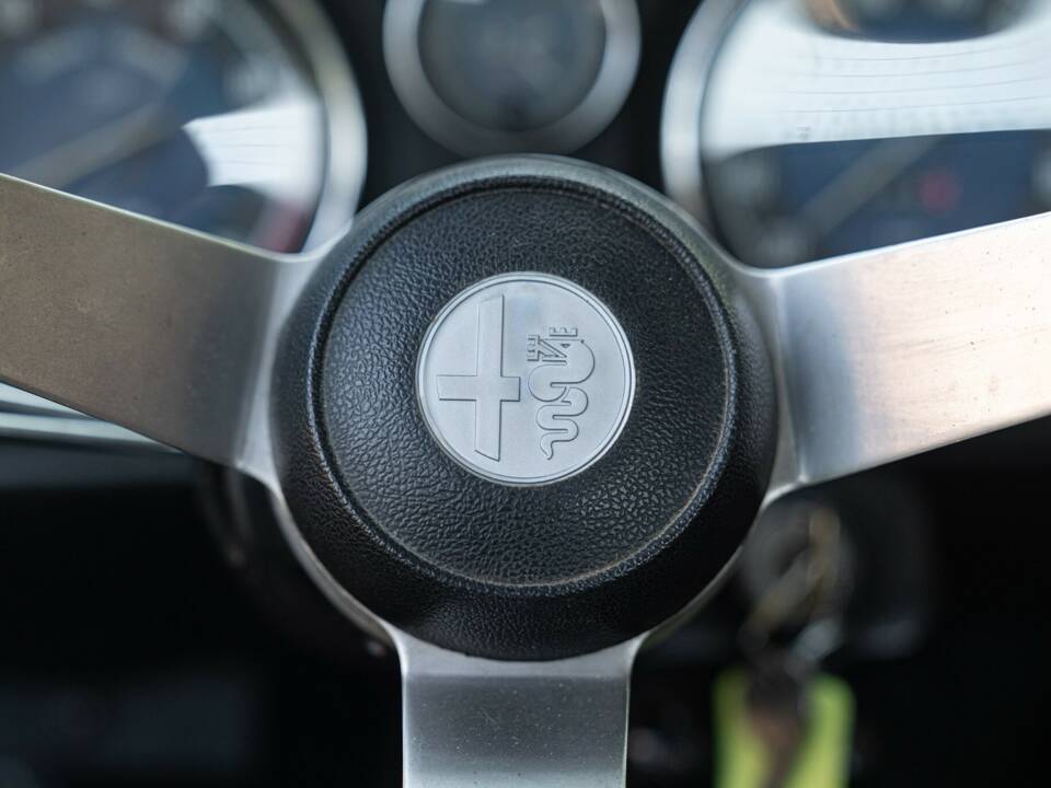 Immagine 45/50 di Alfa Romeo Giulia Nuova Super 1300 (1974)