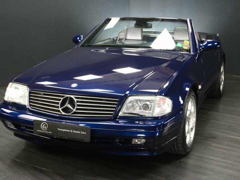 Image 17/49 of Mercedes-Benz SL 500 (2000)