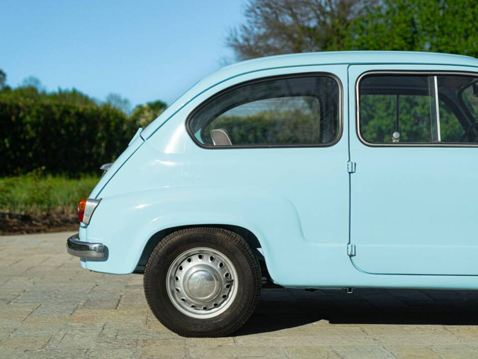 Image 21/49 of FIAT 600 (1957)