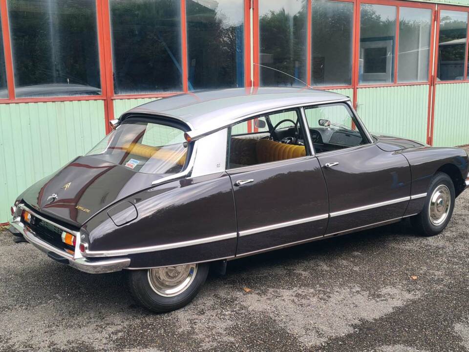 Image 3/13 de Citroën DS 21 Pallas (1969)