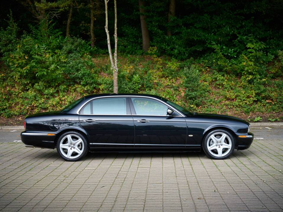 Bild 4/8 von Jaguar S-Type 4.2 V8 R (2006)