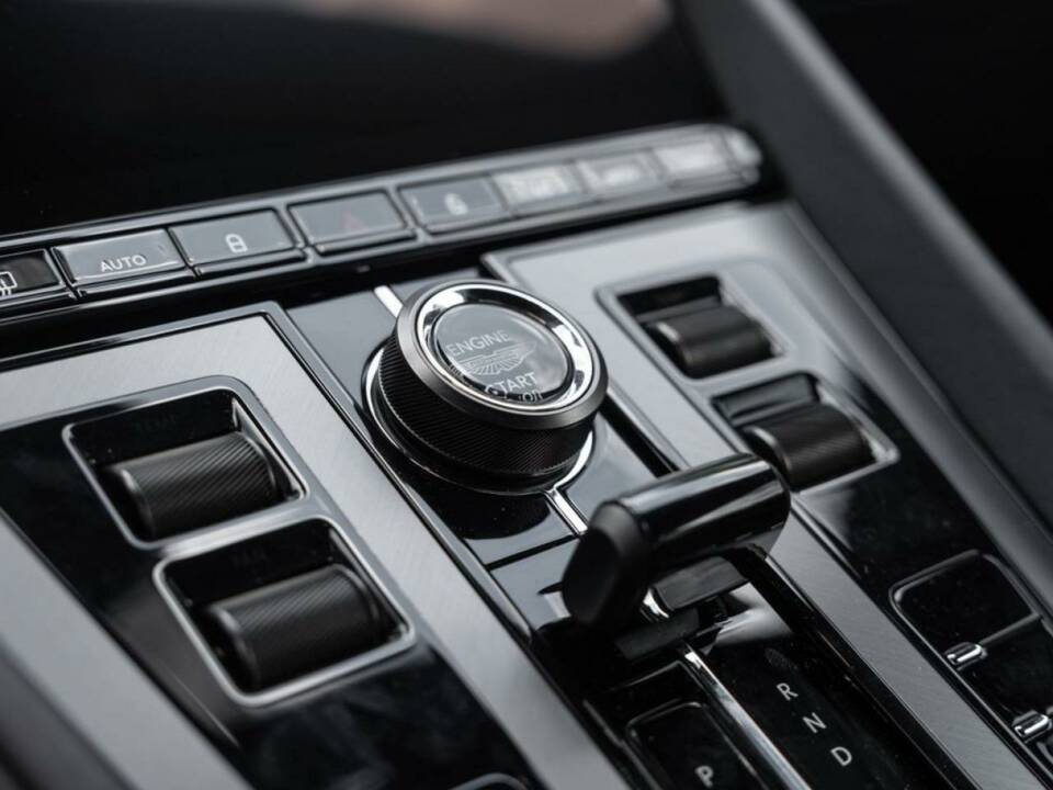 Bild 14/16 von Aston Martin DB12 (2023)