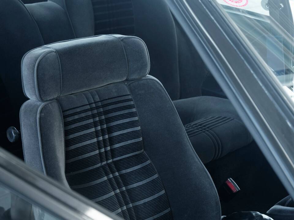 Bild 34/48 von Alfa Romeo GTV 6 2.5 (1981)