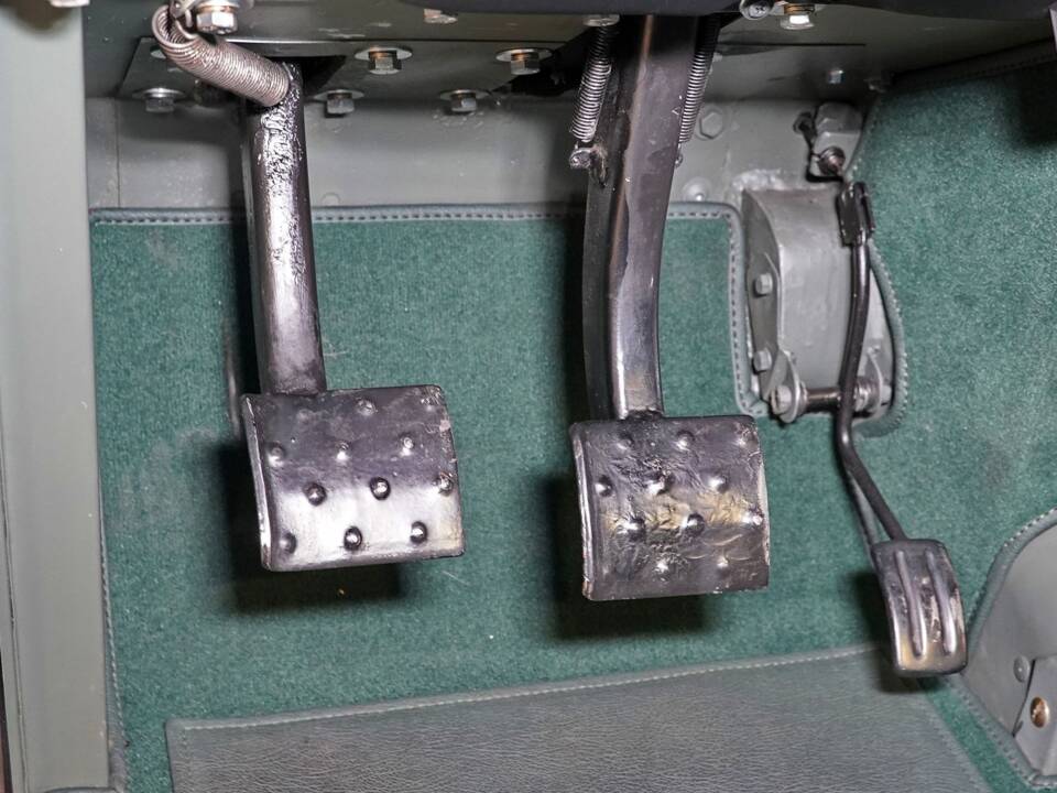 Bild 28/49 von Land Rover 109 (1982)