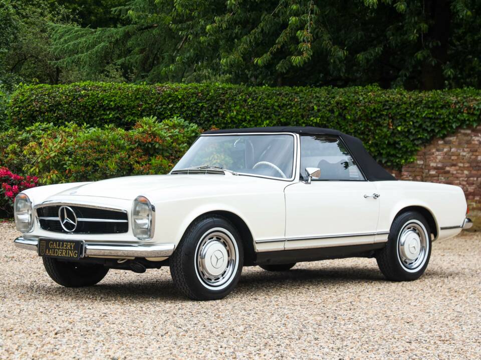 Image 16/50 de Mercedes-Benz 280 SL (1971)