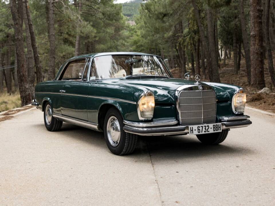 Bild 1/8 von Mercedes-Benz 220 SE b (1963)
